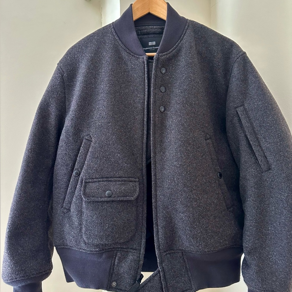 UNIQLO & ENGINEERED GARMENTS. PUFFTECH Short Blouson. Dark gray. Size Small